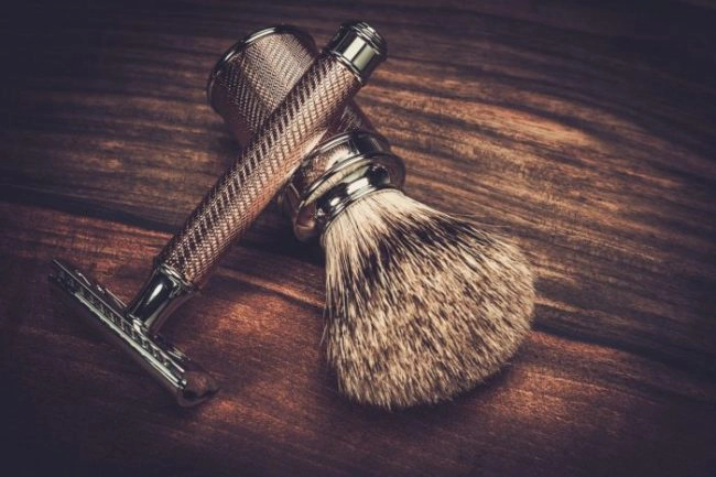 Mens-Body-Shaving-The-Complete-Guide Razor Brush