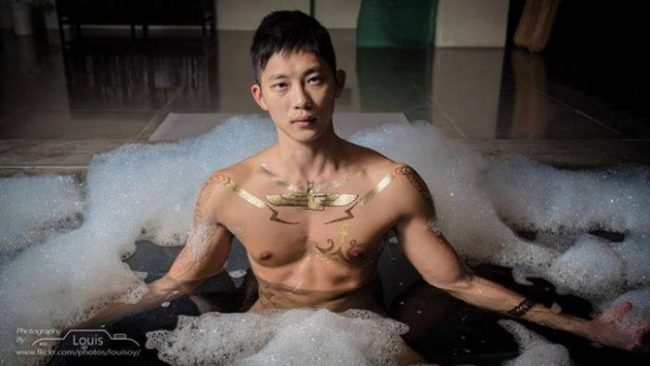 Gay body art and miss liu ling's traveling silk dream - 劉綾 遊綾驚夢 17