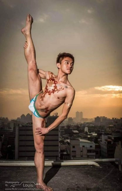 Gay Body Art and Miss Liu Ling's Traveling Silk Dream - 劉綾 遊綾驚夢 10
