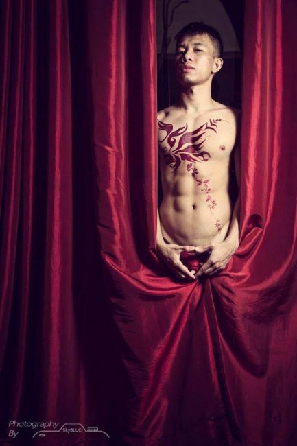 Gay body art and miss liu ling's traveling silk dream - 劉綾 遊綾驚夢 16