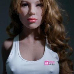 Ultimate Fantasy Dolls Mandy Main
