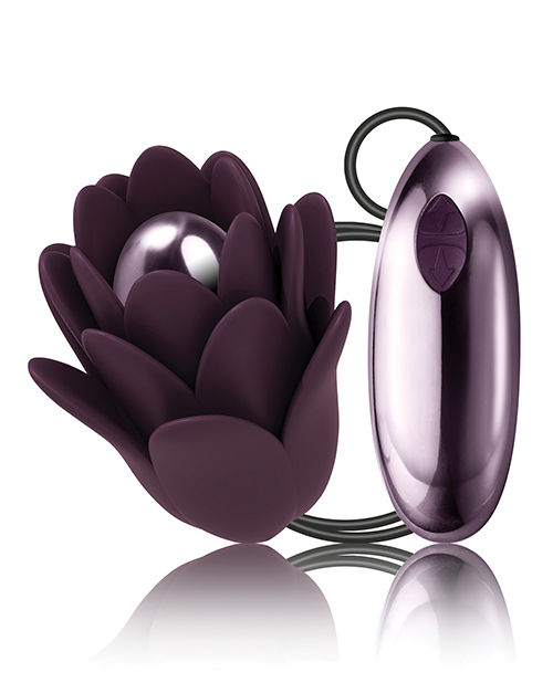 Zinnia fleur d'amour massager purple back